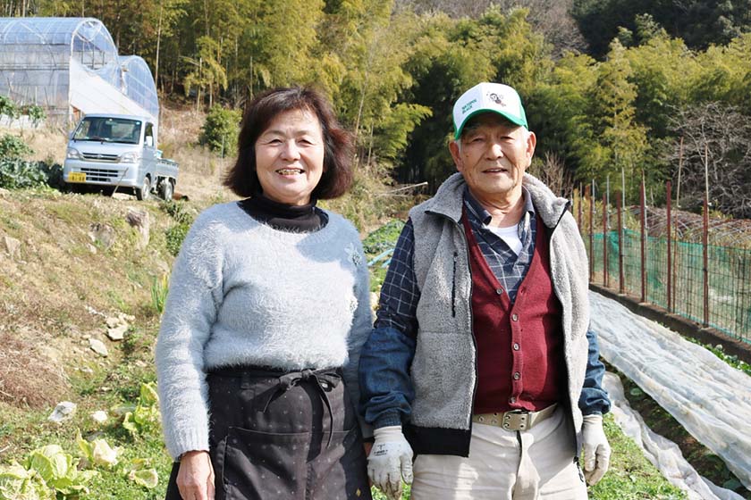 南興市郎さん、昌子さん（生産品目：堀川ごぼう、金時にんじん他）